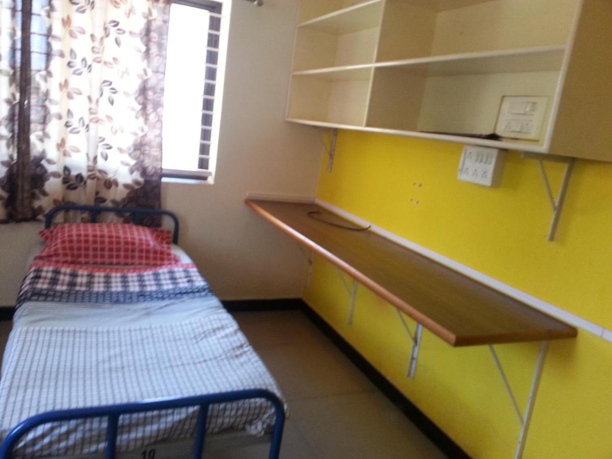 Hostel Nisarga Men'S Pg Dharwar Exterior foto